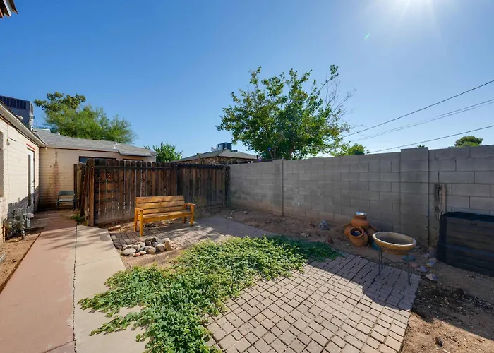 Duplex W/ Pet-friendly Yard, 5 Mi To Dtwn Phoenix! Ferienhaus *