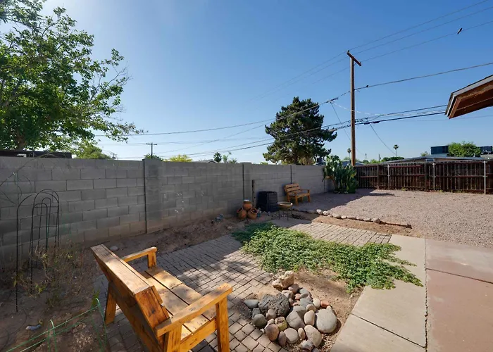 Duplex W/ Pet-friendly Yard, 5 Mi To Dtwn Phoenix! Phoenix